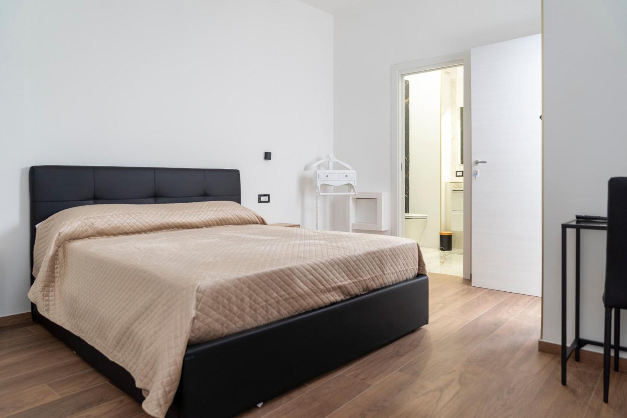 La Corte Guest House Bari Exterior foto